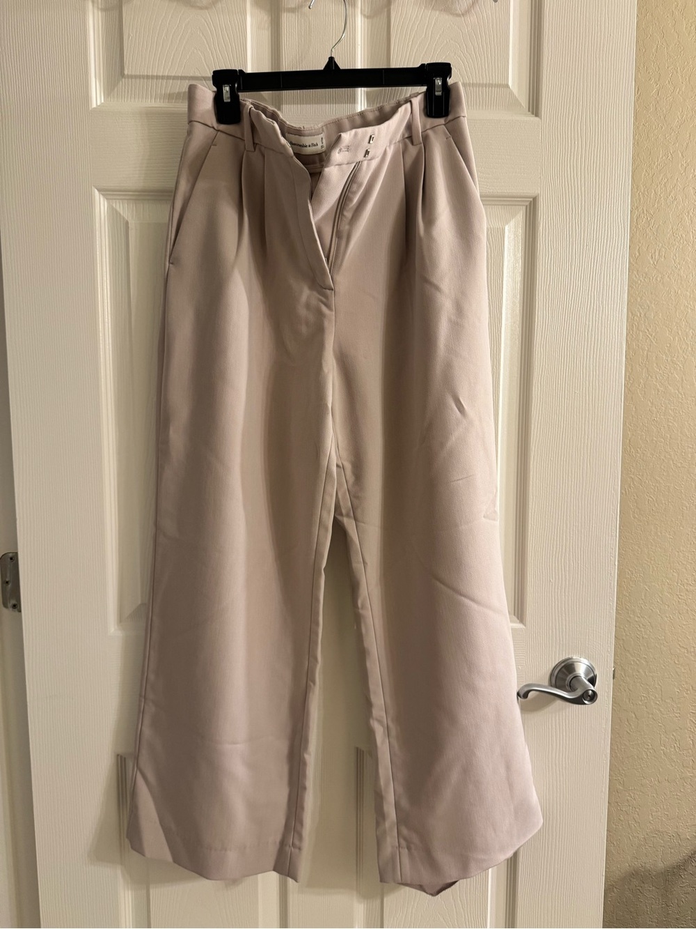 Abercrombie & Fitch Wide-Leg High-Rise Pants in Light Taupe